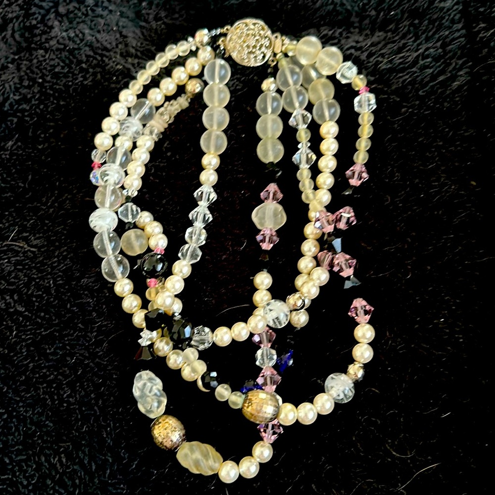 Beautiful Statement Piece - image 1